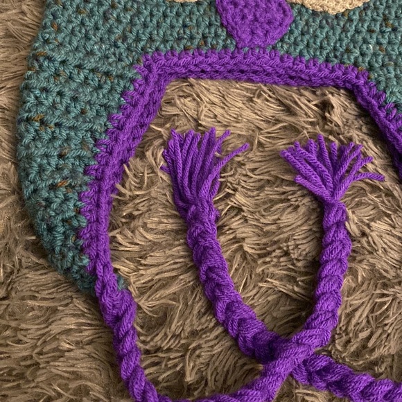 Owl Hat -crocheted - Picture 4 of 8